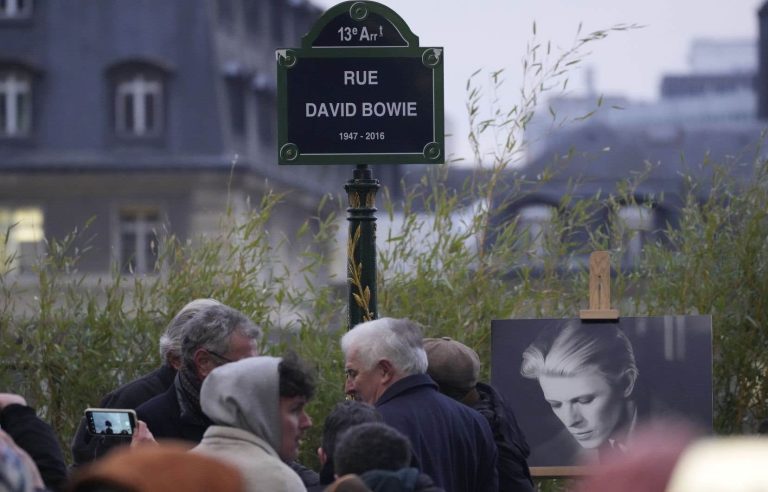 Paris inaugurates a rue David-Bowie, who would have been 77 years old on Monday