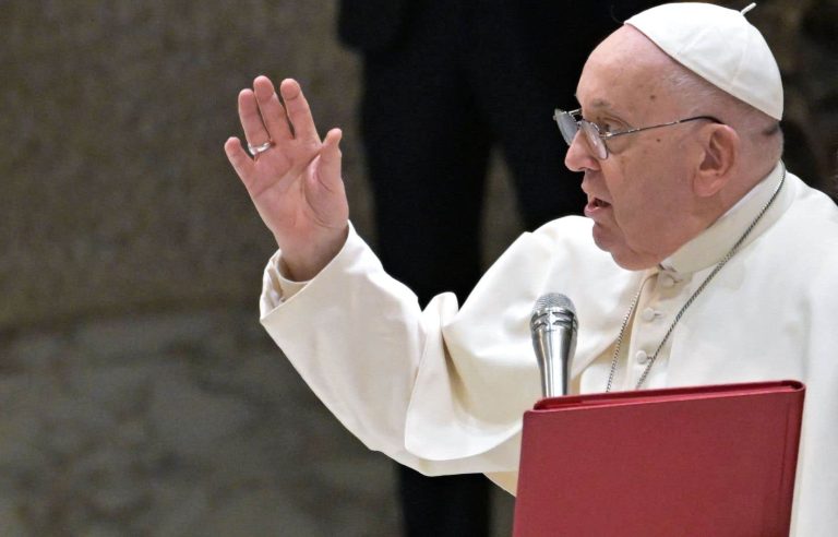 Pope Francis calls to ban surrogacy