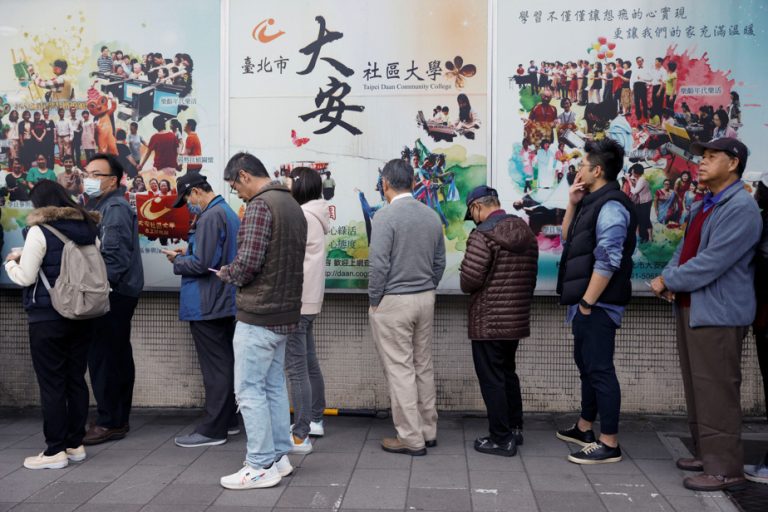 Presidential election |  Taiwanese people come out to vote for their next president