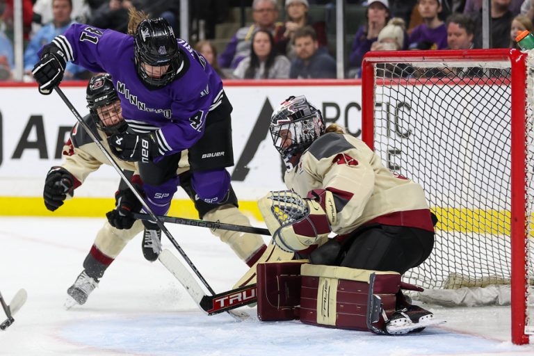 Professional women’s hockey league |  Montreal loses to record crowd in Minnesota