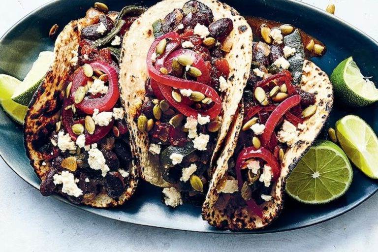 Recipe of the week |  Red bean and poblano pepper tacos with pickled onions