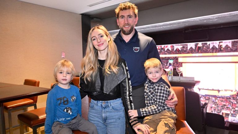 Roy passing through Montreal: in a dressing room to see “coach” grandpa