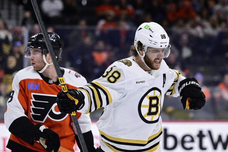 Saturday in the NHL |  The Bruins easily win against the Flyers