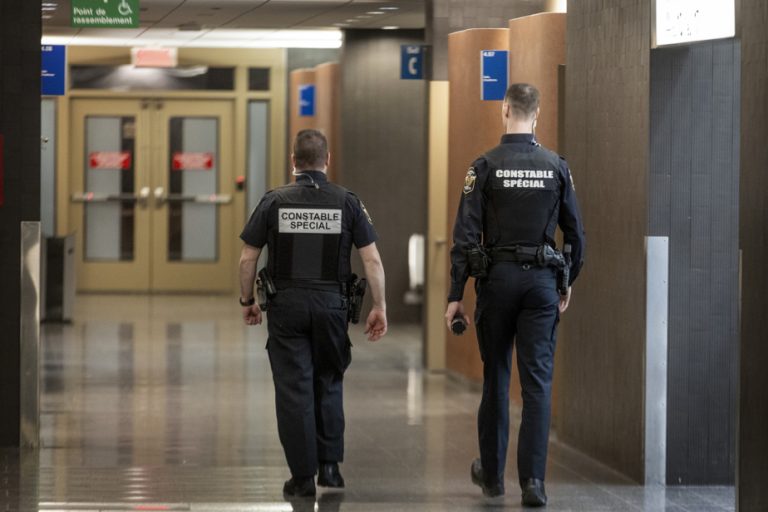 Security in courthouses |  Quebec will increase the number of special constables in training