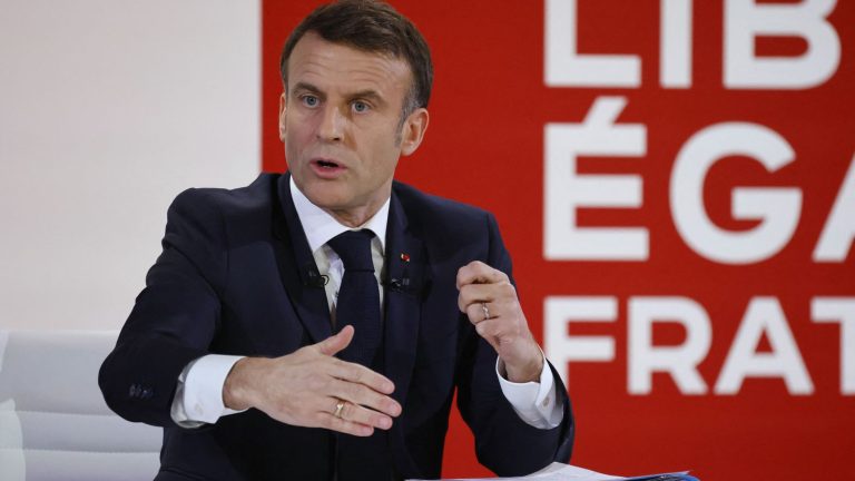 “Shame”, “the desire to manage women’s bellies”, “a staggering denial”… Reactions to Emmanuel Macron’s announcements on the reform of parental leave