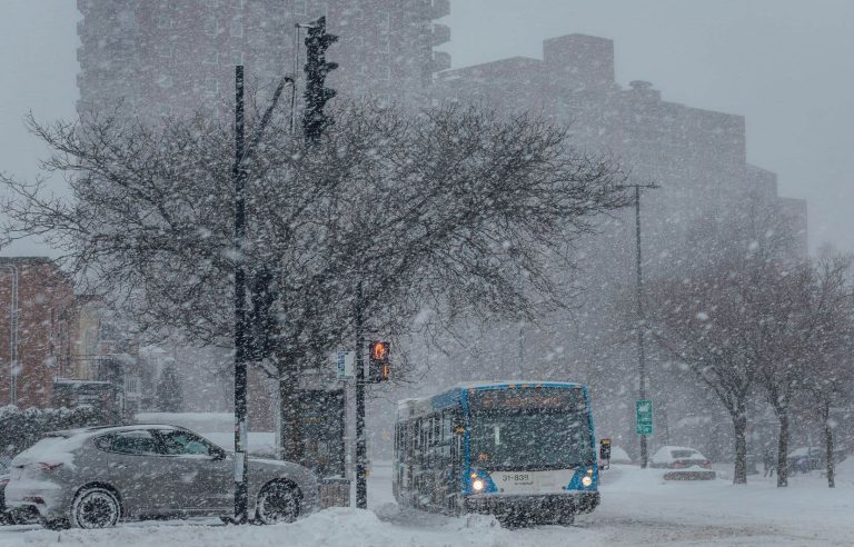 Snow causes hassle, but no “major accidents” so far in Montreal