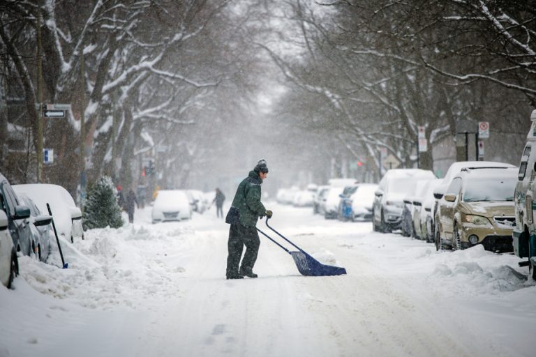 Snow, cold and difficult road conditions for southern Quebec