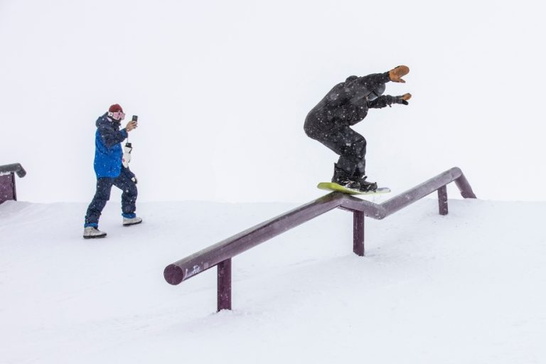 Snowboard World Cup |  Francis Jobin and Laurie Blouin finalists in Switzerland