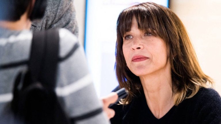 Sophie Marceau, rare on social networks, settles scores with a famous politician