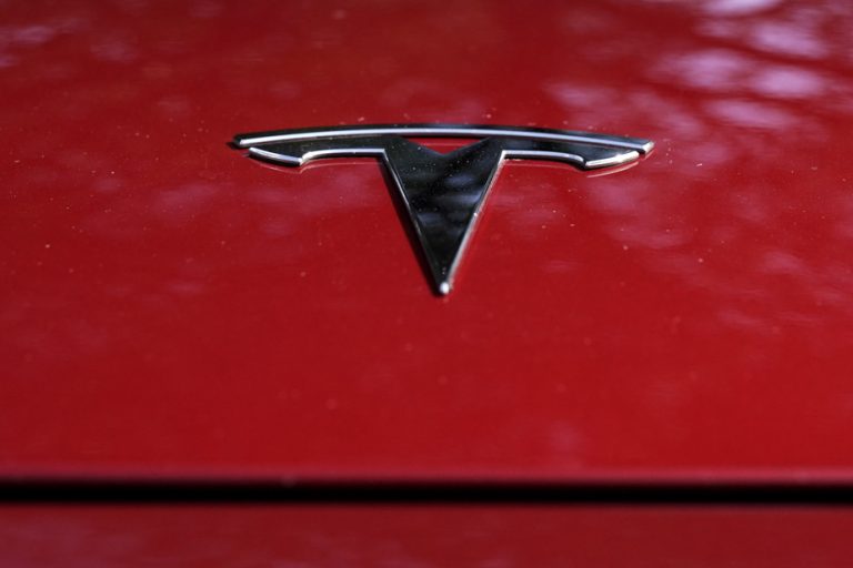 Tesla |  Crossover launching for nearly $34,000 in 2025