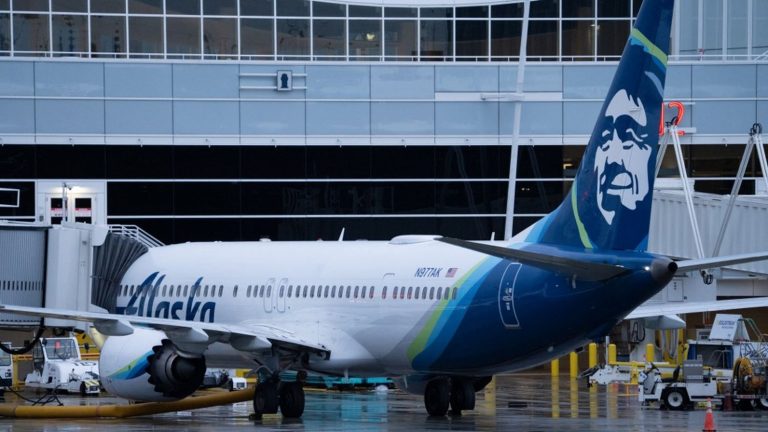 The American regulator orders the inspection of Boeing 737 MAX 9, suspended from flight after takeoff from a window