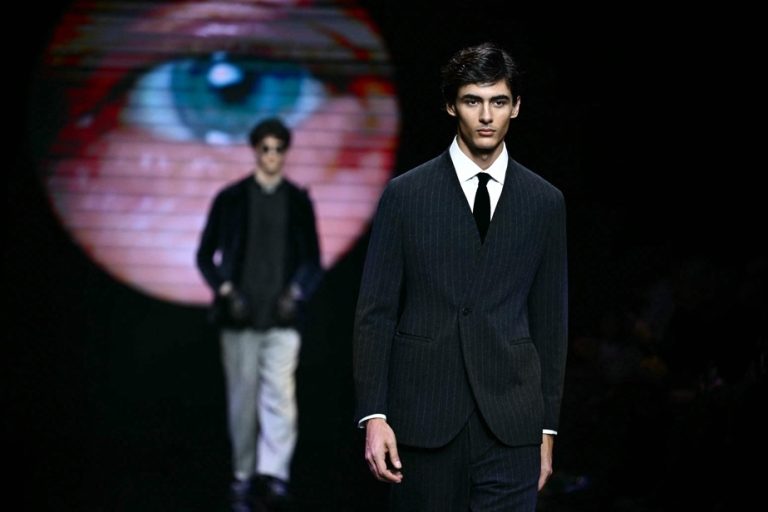 The Armani man, between refinement and nonchalance