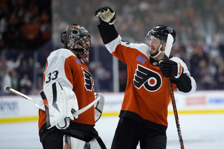 The Flyers beat the Canadiens 3-2 in shootouts