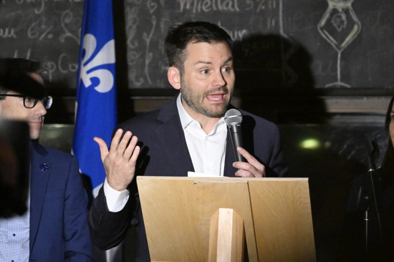 The Parti Québécois wants to give “oxygen” to the media