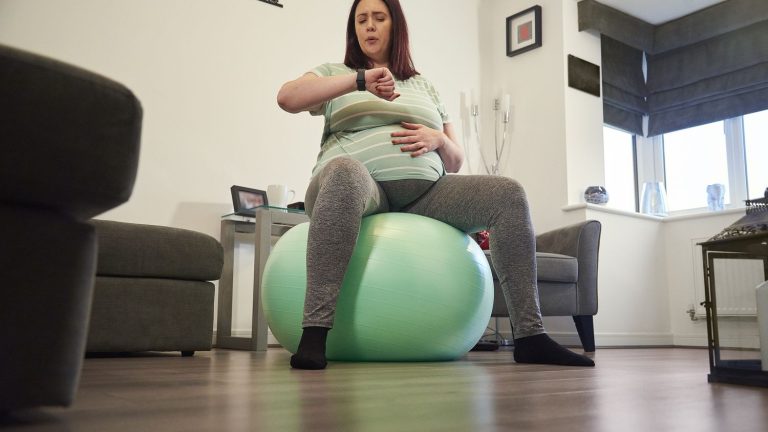 The use of a large balloon, called “Swiss”, improves and reduces the progress of childbirth