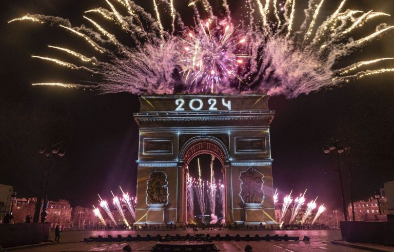 The world celebrates the arrival of 2024