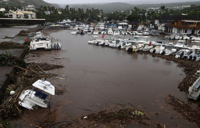 Three dead in Reunion after the passage of cyclone “Belal”, Mauritius raises maximum alert