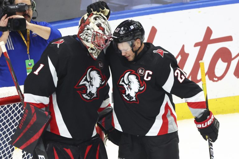 Thursday in the NHL |  Sabers defeat Blackhawks 3-0