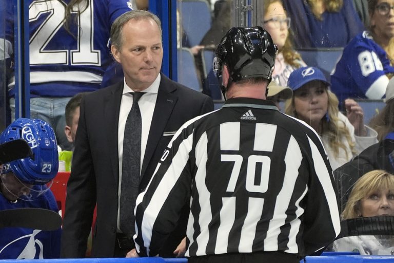 Tuesday in the NHL |  Jon Cooper gets his 500th victory in a victory against the Kings