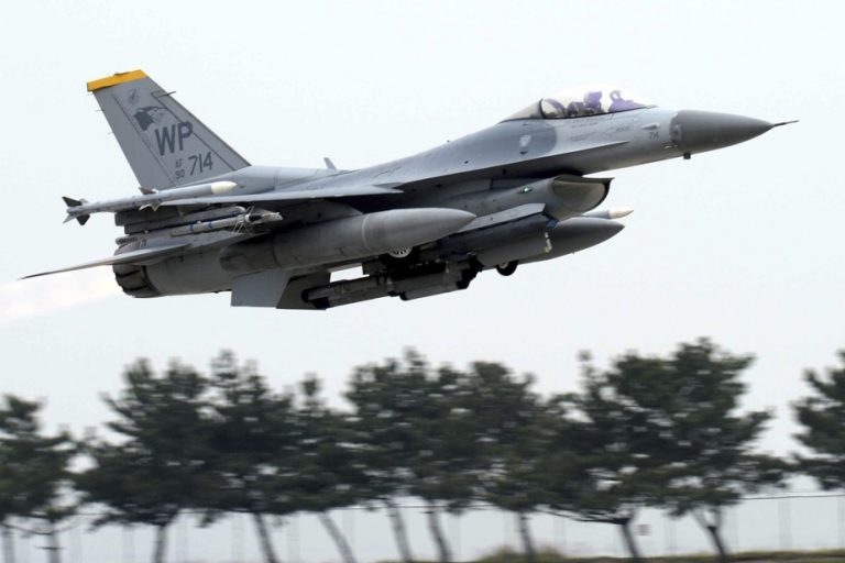 US F-16 crashes off South Korea, pilot rescued