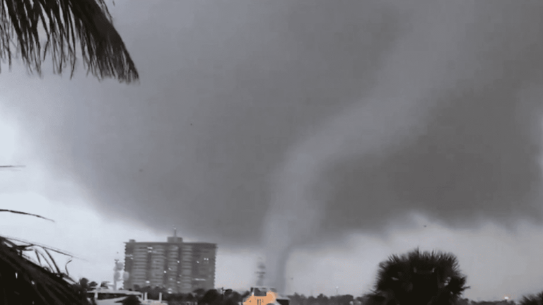 United States: in Florida, the city of Fort Lauderdale hit by a tornado