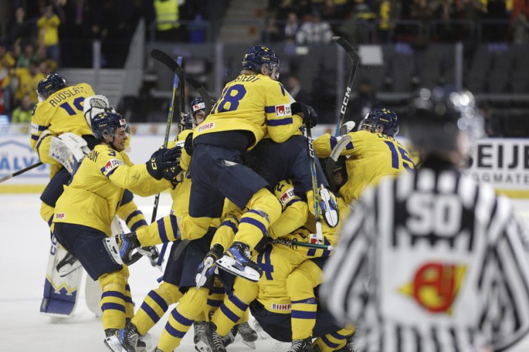 World Junior Championship |  Sweden and the United States advance to the semifinals