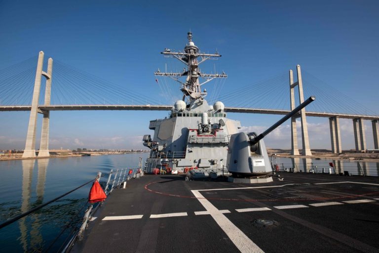 Red Sea |  Houthi rebels fire missile at US destroyer