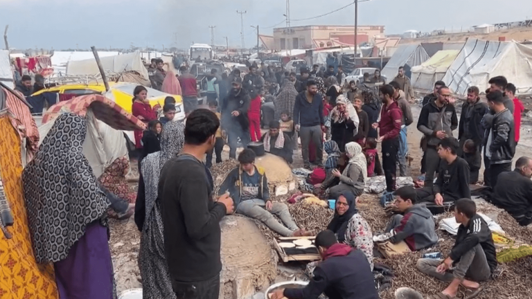 a France 2 team went to Rafah, to a camp for Gazan refugees facing winter