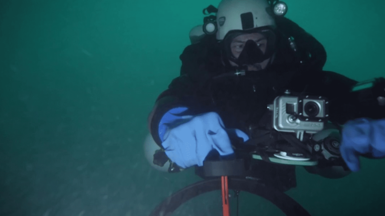 a French diver breaks the world record