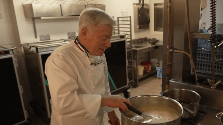 a former chef at the Élysée cooks for cancer patients