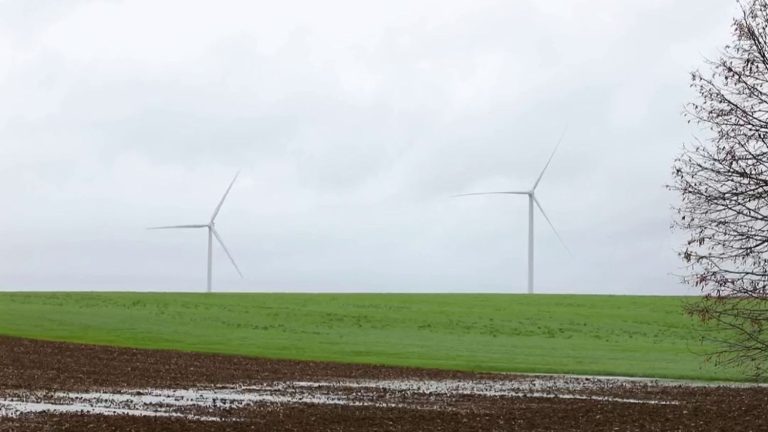 a participatory wind turbine project in Charente-Maritime