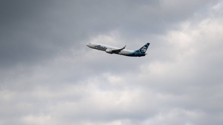 a window flies away after takeoff, Alaska Airlines grounds its Boeing 737-9