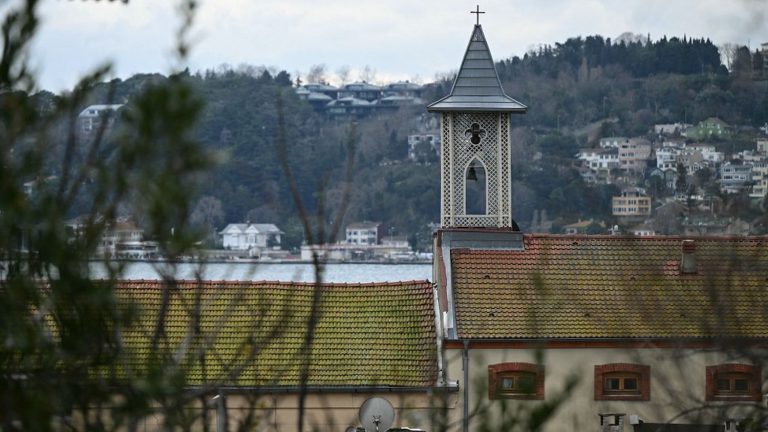 attack on Italian church in Istanbul leaves one dead