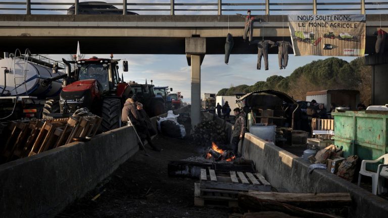 blockages still in progress around Toulouse, other gatherings elsewhere in France