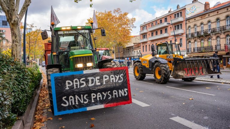 calls for rallies launched all over France