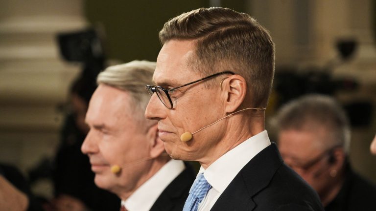 former conservative Prime Minister Alexander Stubb leads first round