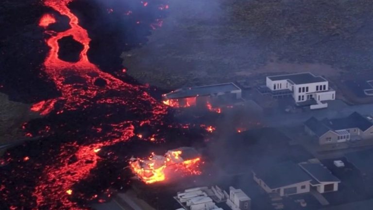 homes affected by lava in Grindavik