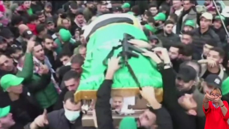 hundreds of people at the funeral of Hamas number 2