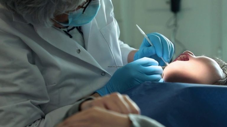 in Poitiers, a free dental office for students