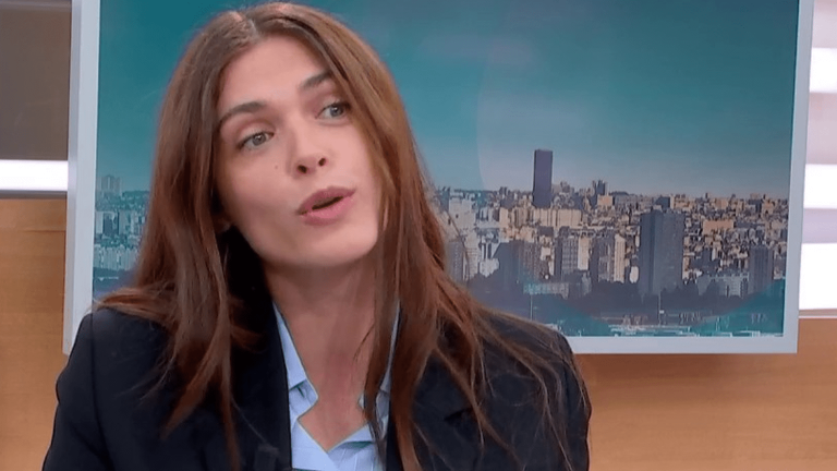 in a book, model Elisa Sednaoui gives “concrete tools” to “manage daily emotional challenges”