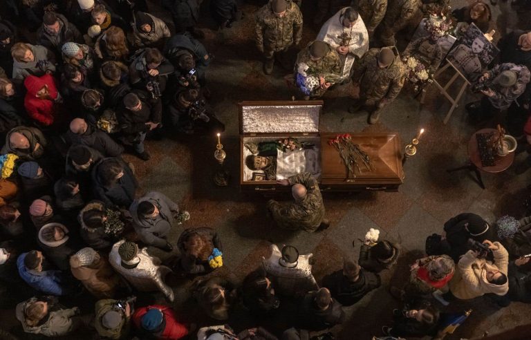 kyiv pays tribute to young poet and “warrior” killed on the front