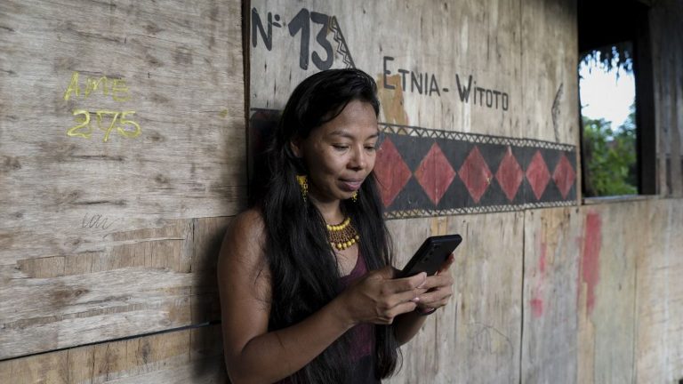 on phones, the languages ​​of indigenous people spelled out