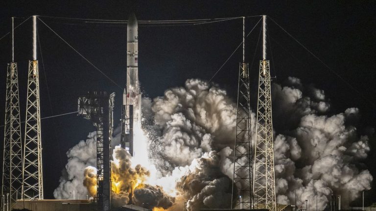 successful takeoff for a new rocket carrying an American moon