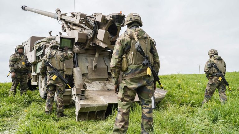 the Caesar cannon, “game changer” for the Ukrainian forces, tested in a Marne training camp