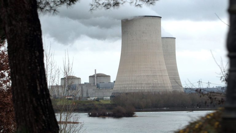 the French called to decide on the extension of French power plants