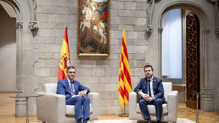 the amnesty law promised to Catalan separatists is examined by the deputies