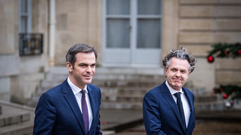 the government spokesperson, Olivier Véran, and the Minister of Ecological Transition, Christophe Béchu, arrived on site