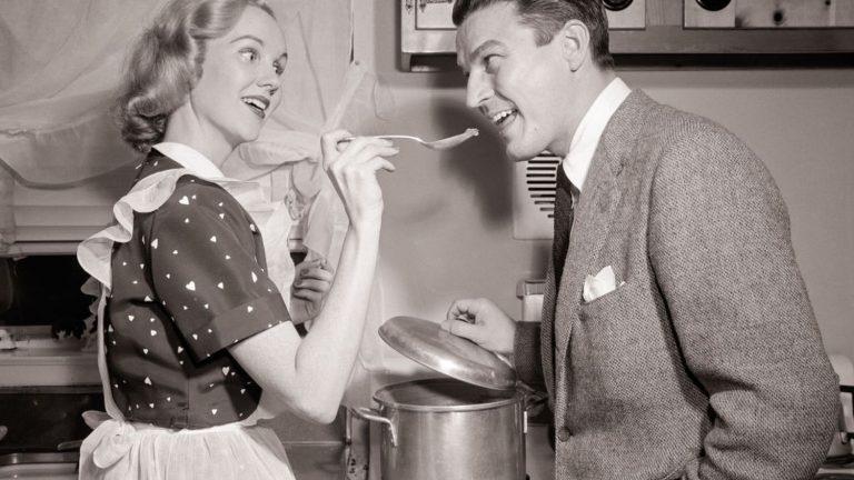 the movement which advocates a return to the housewife model of the 1950s