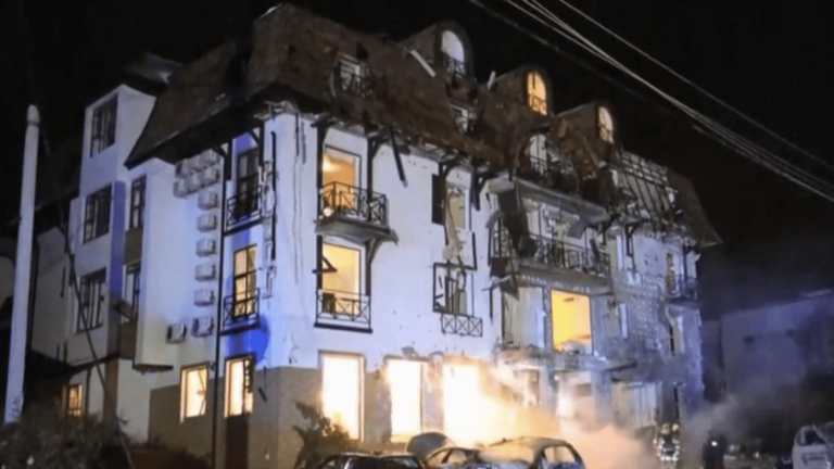 the testimony of a France Télévisions journalist present in a bombed hotel in Kharkiv