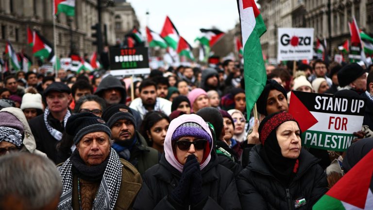 thousands of demonstrators in Washington and London demand a ceasefire in Gaza